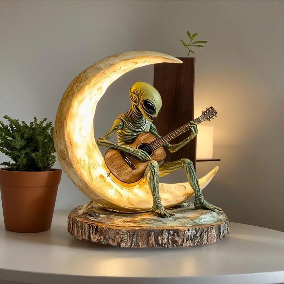 1PC Alien Garden Decor, Unique Alien Garden Statue, Figurine for Home and Yard, Acrylic Moon Guitarist Sculpture for Artistic Spaces