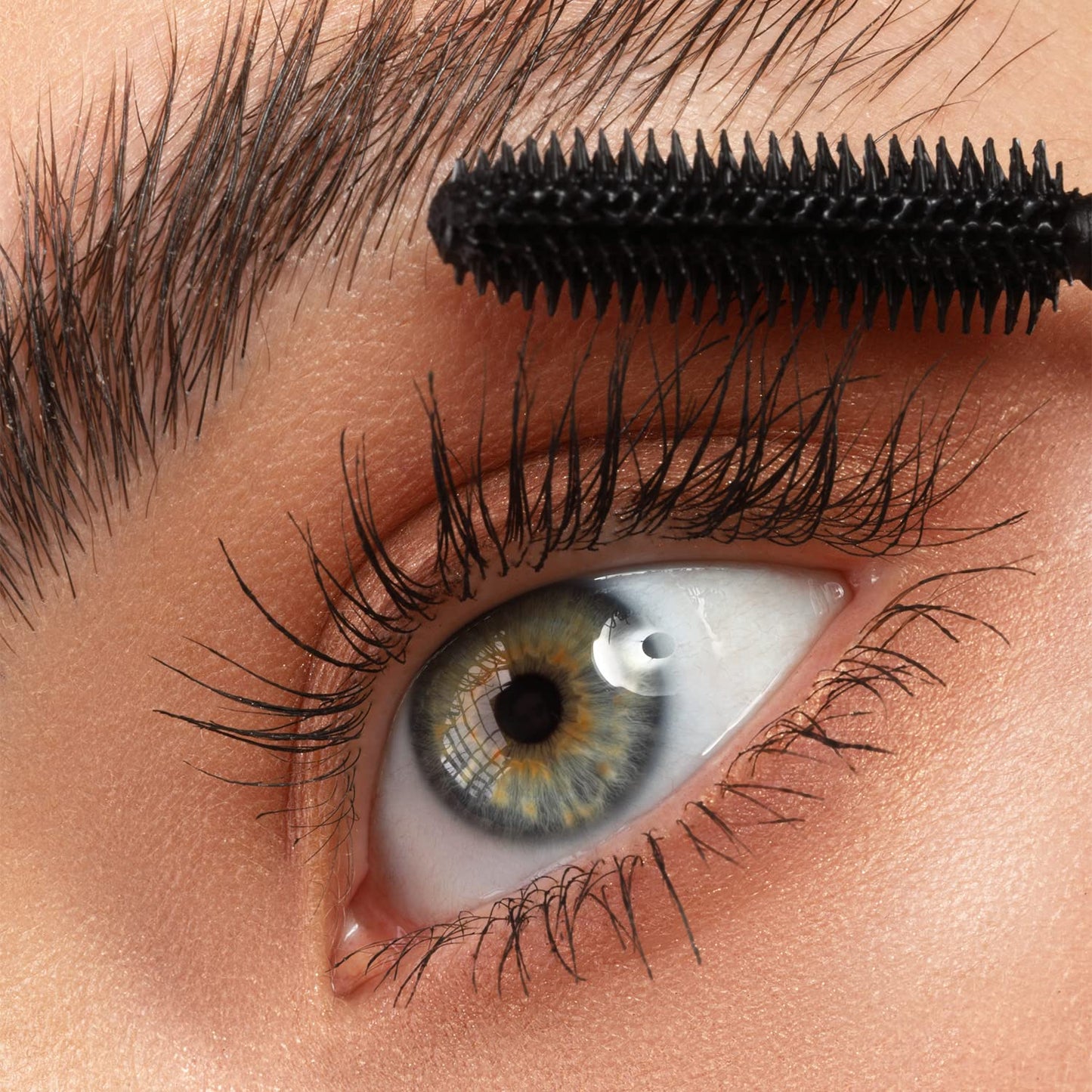 Eveline Cosmetics Volumix Fiberlast Eveline Cosmetics Mascara - Volumizing, Lifting & Separating 360° Effect with Fiberlast Formula