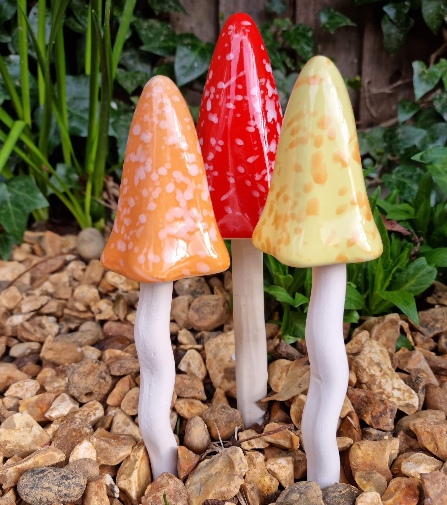 HH Home Hut Tinkling Ceramic Toadstools - Colourful Garden Ornaments, Mushrooms Plant Pot Set of 3 Outdoor Decor, Kids Gardening Set Fairy Garden Large Accessory (Yellow, Red, Orange)