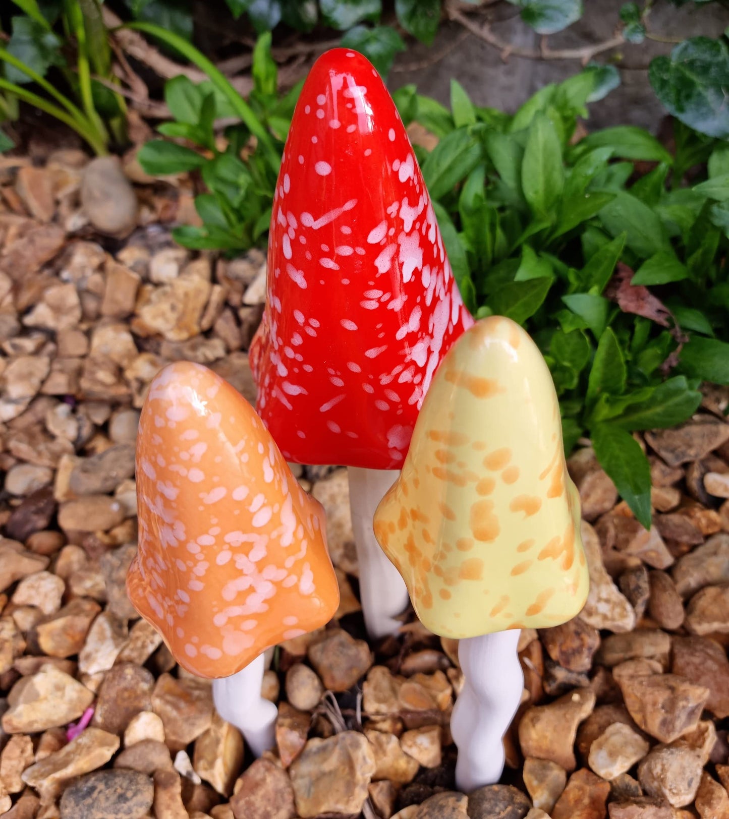HH Home Hut Tinkling Ceramic Toadstools - Colourful Garden Ornaments, Mushrooms Plant Pot Set of 3 Outdoor Decor, Kids Gardening Set Fairy Garden Large Accessory (Yellow, Red, Orange)