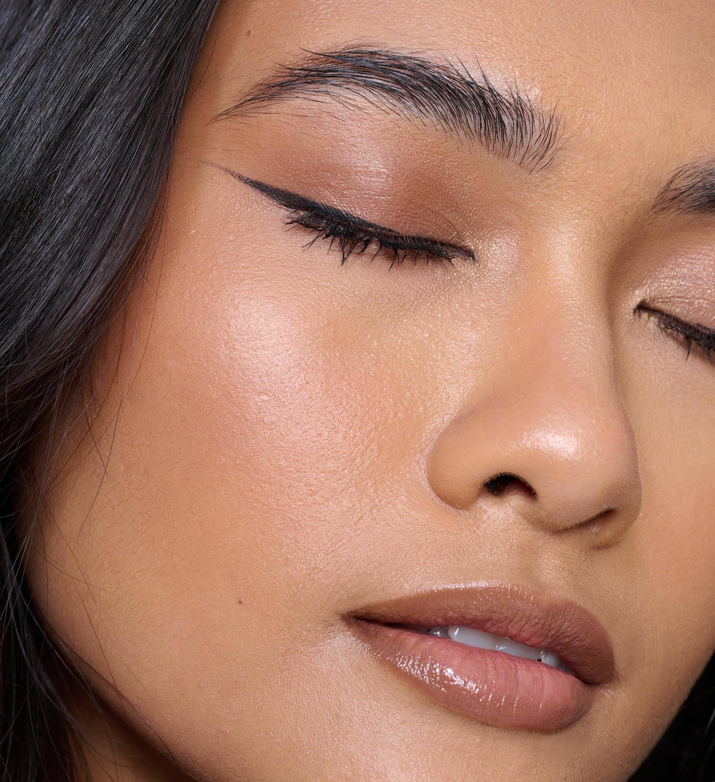 Mii Cosmetics Irresistible Face Base | 100% Pure Mineral Foundation | Award-Winning Face Powder Foundation | Vegan Formula, SPF 30 | Buildable Coverage | Flawless Finish | Precious 01 | 8g