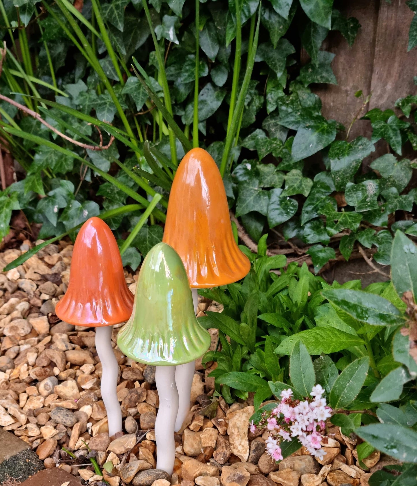 HH Home Hut Tinkling Ceramic Toadstools - Colourful Garden Ornaments, Mushrooms Plant Pot Set of 3 Outdoor Decor, Kids Gardening Set Fairy Garden Large Accessory (Yellow, Red, Orange)