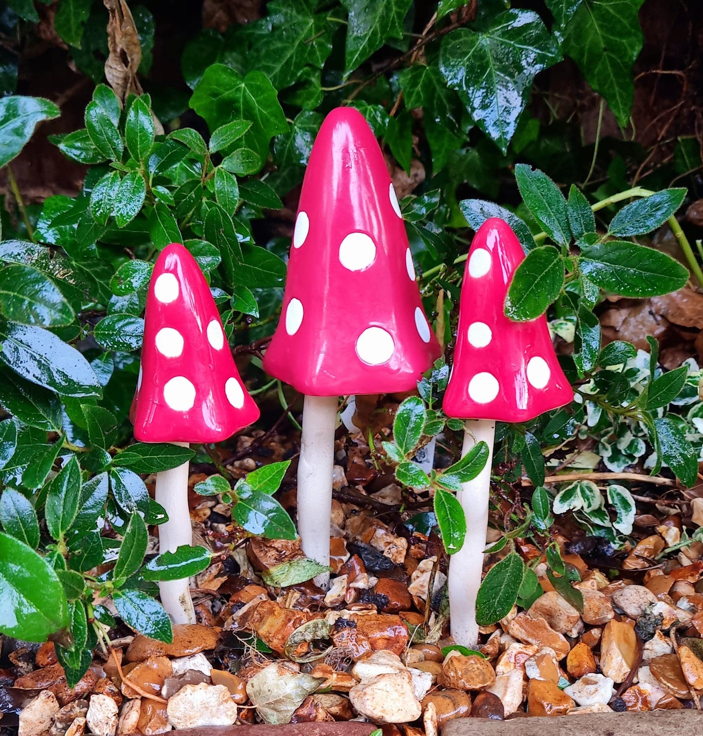 HH Home Hut Tinkling Ceramic Toadstools - Colourful Garden Ornaments, Mushrooms Plant Pot Set of 3 Outdoor Decor, Kids Gardening Set Fairy Garden Large Accessory (Yellow, Red, Orange)