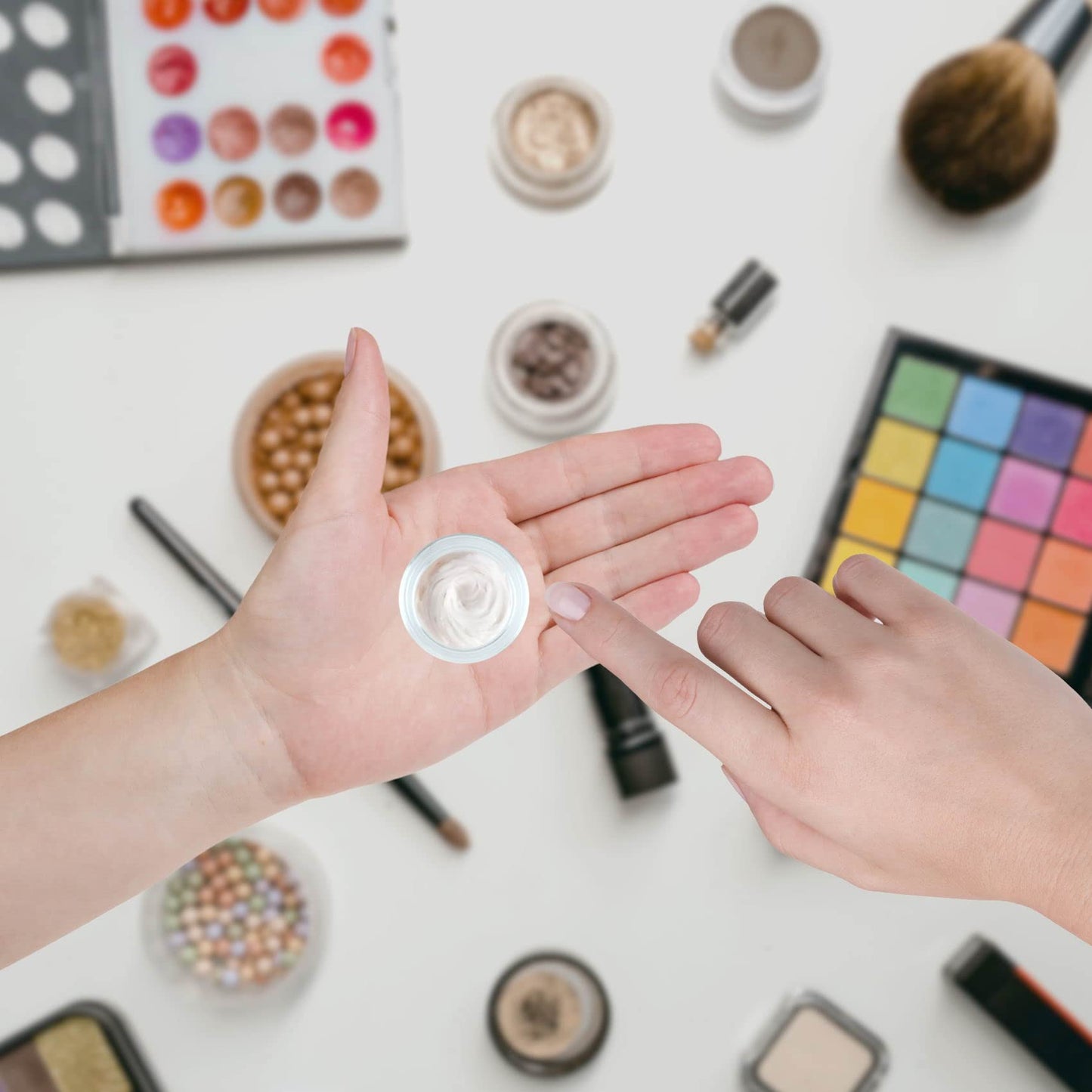 12pcs 10 Gram 10ml Jars, Sample Pots, Mini Jars With Lids, Clear Round Plastic Jar With 1 Mini Spatulas For Various Cosmetic Products, Samples， Eye Shadow Lip Balm, and Nail Powder