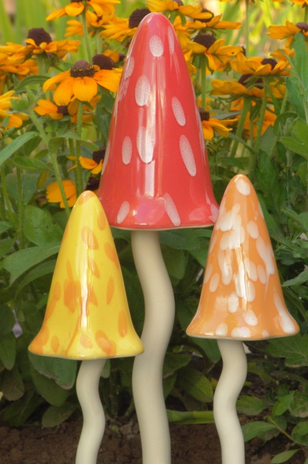 HH Home Hut Tinkling Ceramic Toadstools - Colourful Garden Ornaments, Mushrooms Plant Pot Set of 3 Outdoor Decor, Kids Gardening Set Fairy Garden Large Accessory (Yellow, Red, Orange)
