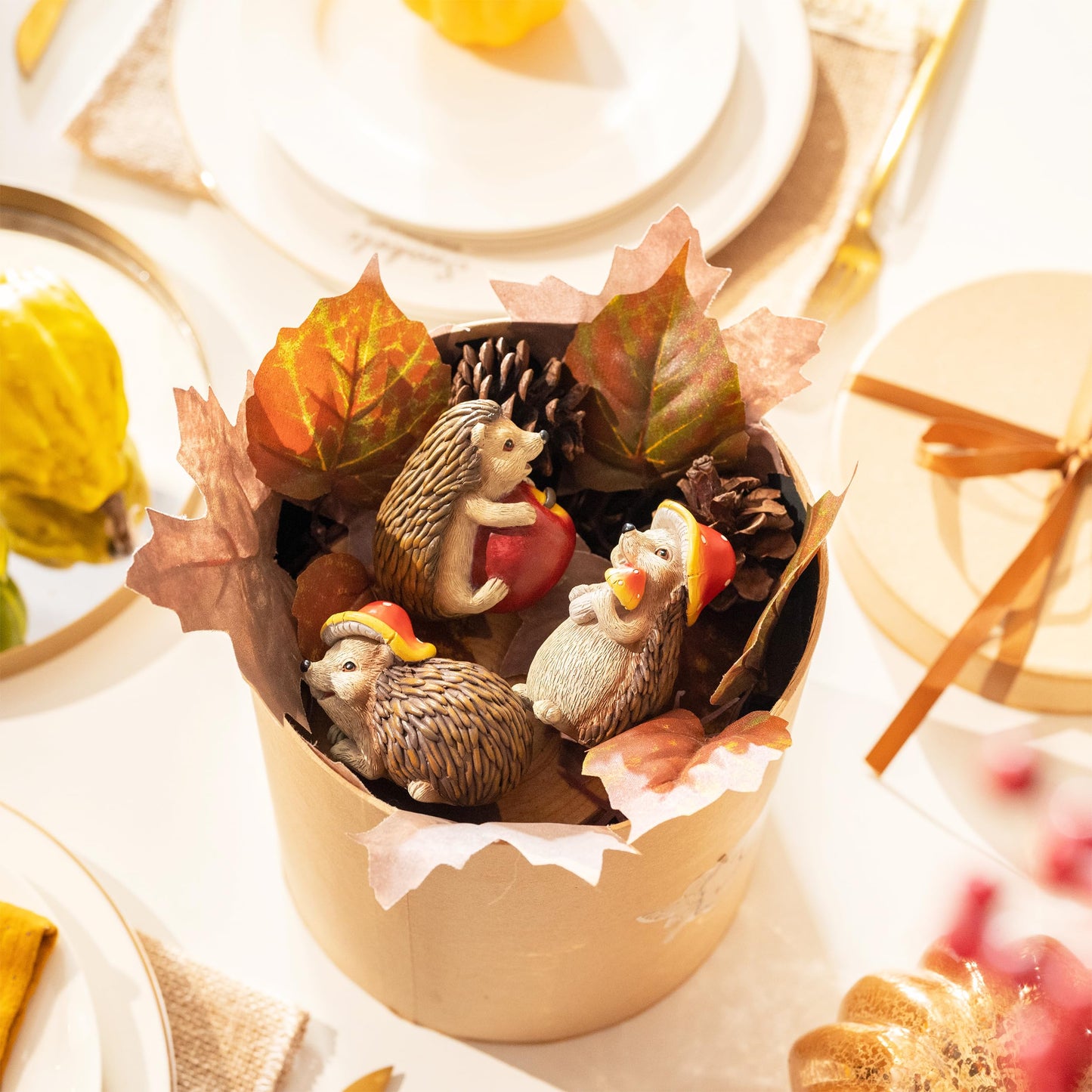 Valery Madelyn Autumn Decorations, Lovely Set of 3 Medium Hedgehogs Ornaments, Waterproof Resin Autumn Home Decor, Hedgehog Gifts for Women, Fall Decorations for Livling Room, Bedroom, Garden 7CM