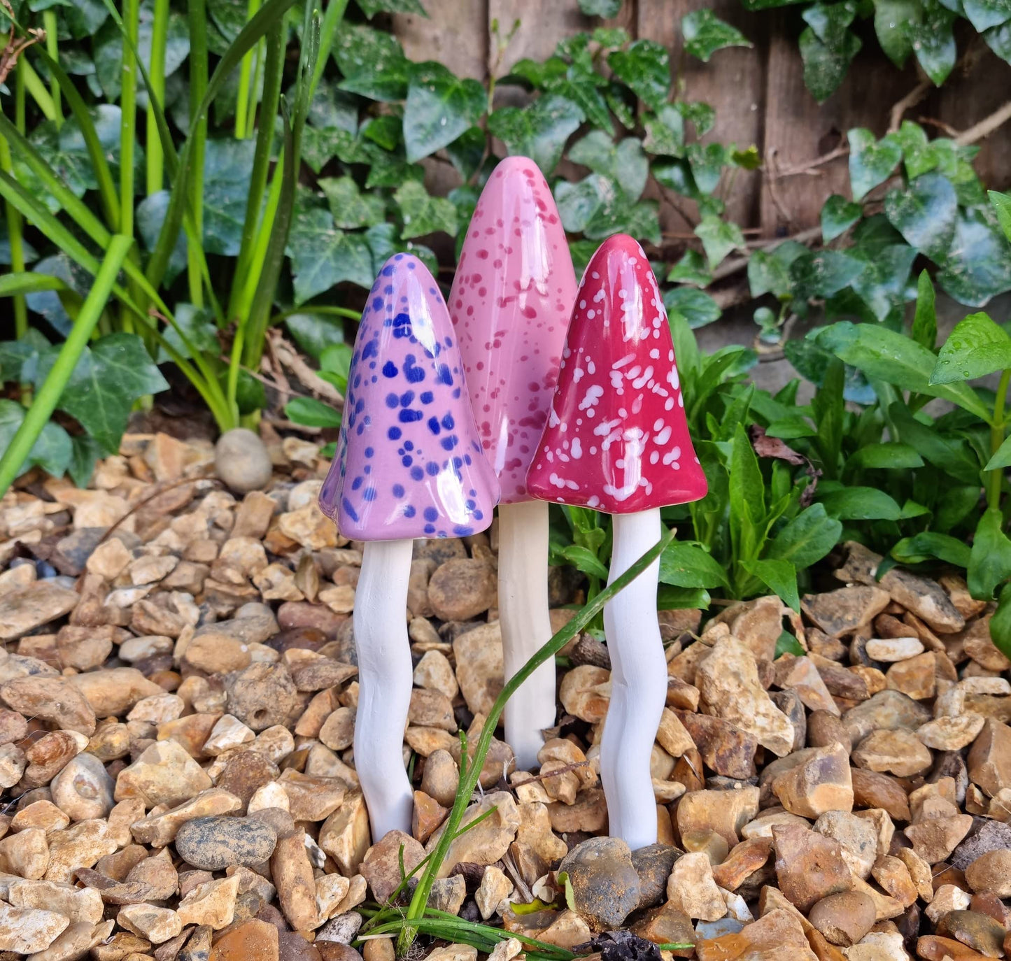 HH Home Hut Tinkling Ceramic Toadstools - Colourful Garden Ornaments, Mushrooms Plant Pot Set of 3 Outdoor Decor, Kids Gardening Set Fairy Garden Large Accessory (Yellow, Red, Orange)