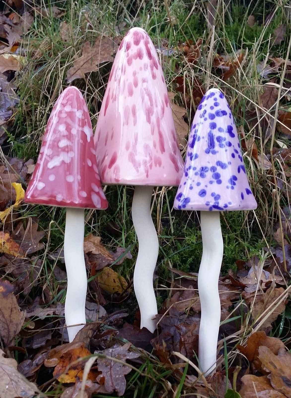 HH Home Hut Tinkling Ceramic Toadstools - Colourful Garden Ornaments, Mushrooms Plant Pot Set of 3 Outdoor Decor, Kids Gardening Set Fairy Garden Large Accessory (Yellow, Red, Orange)