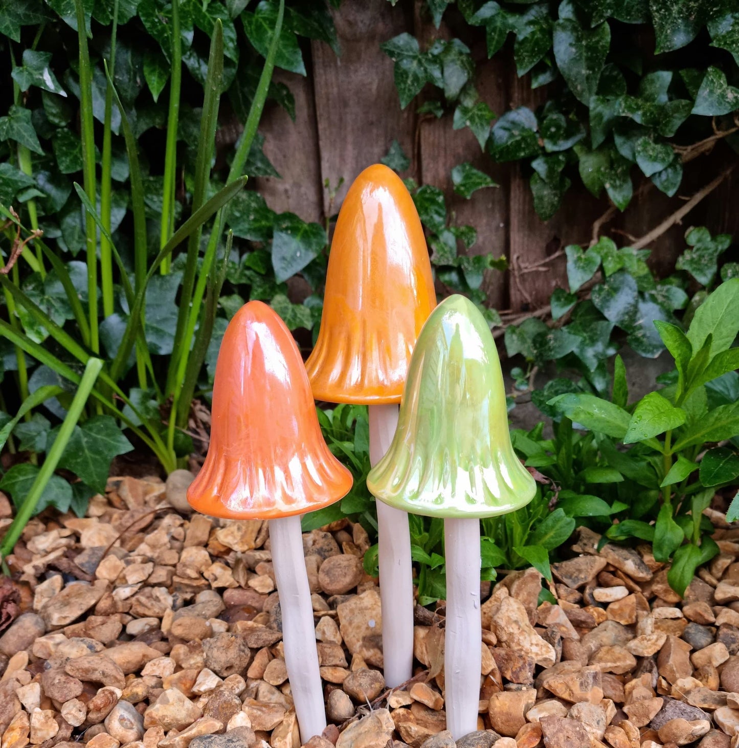 HH Home Hut Tinkling Ceramic Toadstools - Colourful Garden Ornaments, Mushrooms Plant Pot Set of 3 Outdoor Decor, Kids Gardening Set Fairy Garden Large Accessory (Yellow, Red, Orange)