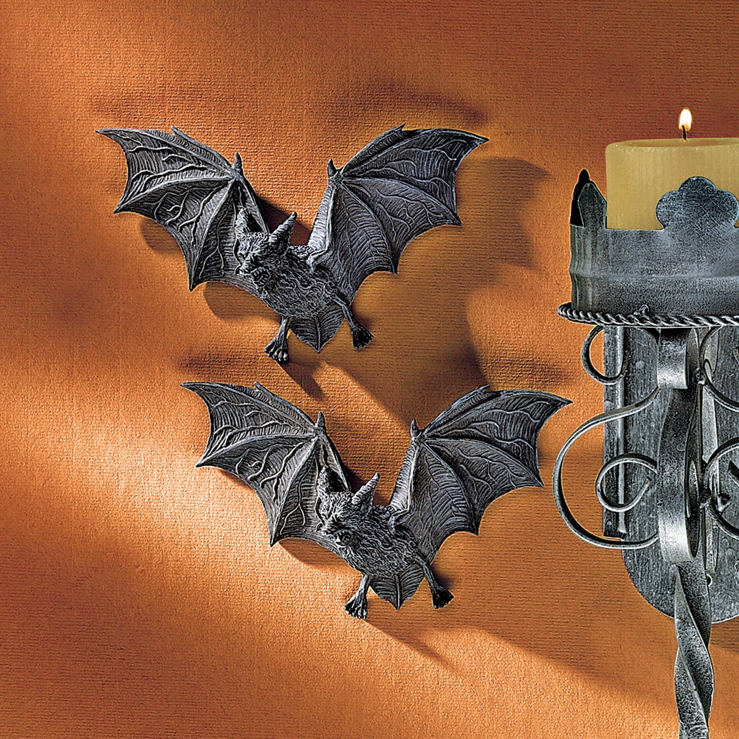 Design Toscano PD0054 the Vampire Bats of Castle Barbarosa Wall Sculptures - Set of 2